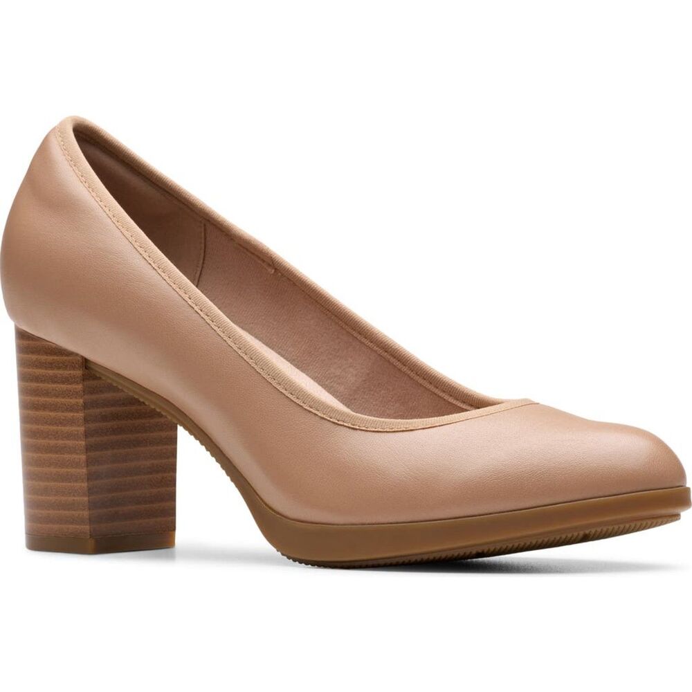 Clarks Bayla Carly Women’s Pumps Warm Beige Leather Block Heel Size 7 M